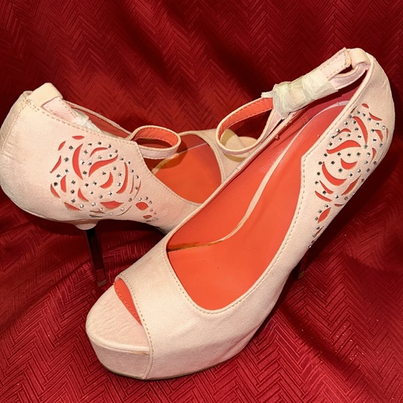 Qupid Pink 5.5” Platform Heel. Open Toe. Size 9. - Picture 2 of 5